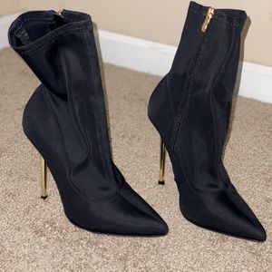 Black heel booties